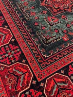 طرح فرش لاکی سبز طرح ترکمن ابریشم گونه