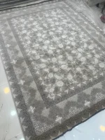 فرش ۱۲۰۰ شانه اکریلیک کاشان رنگ طوسی فیلی