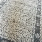 فرش ۱۲۰۰ شانه اکریلیک کاشان رنگ طوسی فیلی