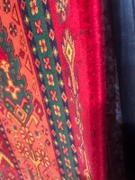 فرش ۷۰۰ شانه لاکی با تراکم ۲۵۵۰